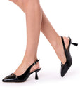 Weit geschnittene Kitten-Heels