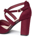 Gwendolyn Wide Fit Court Shoe