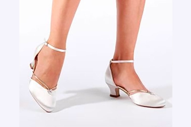 High Heels or Low Heels: The different options for Wedding shoes
