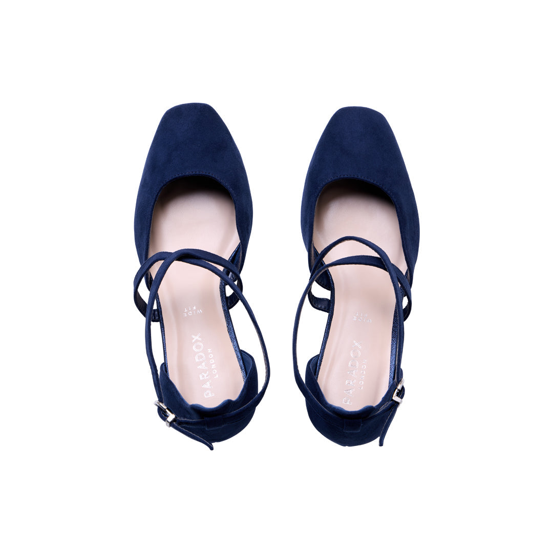 Low heel wide fit shoes