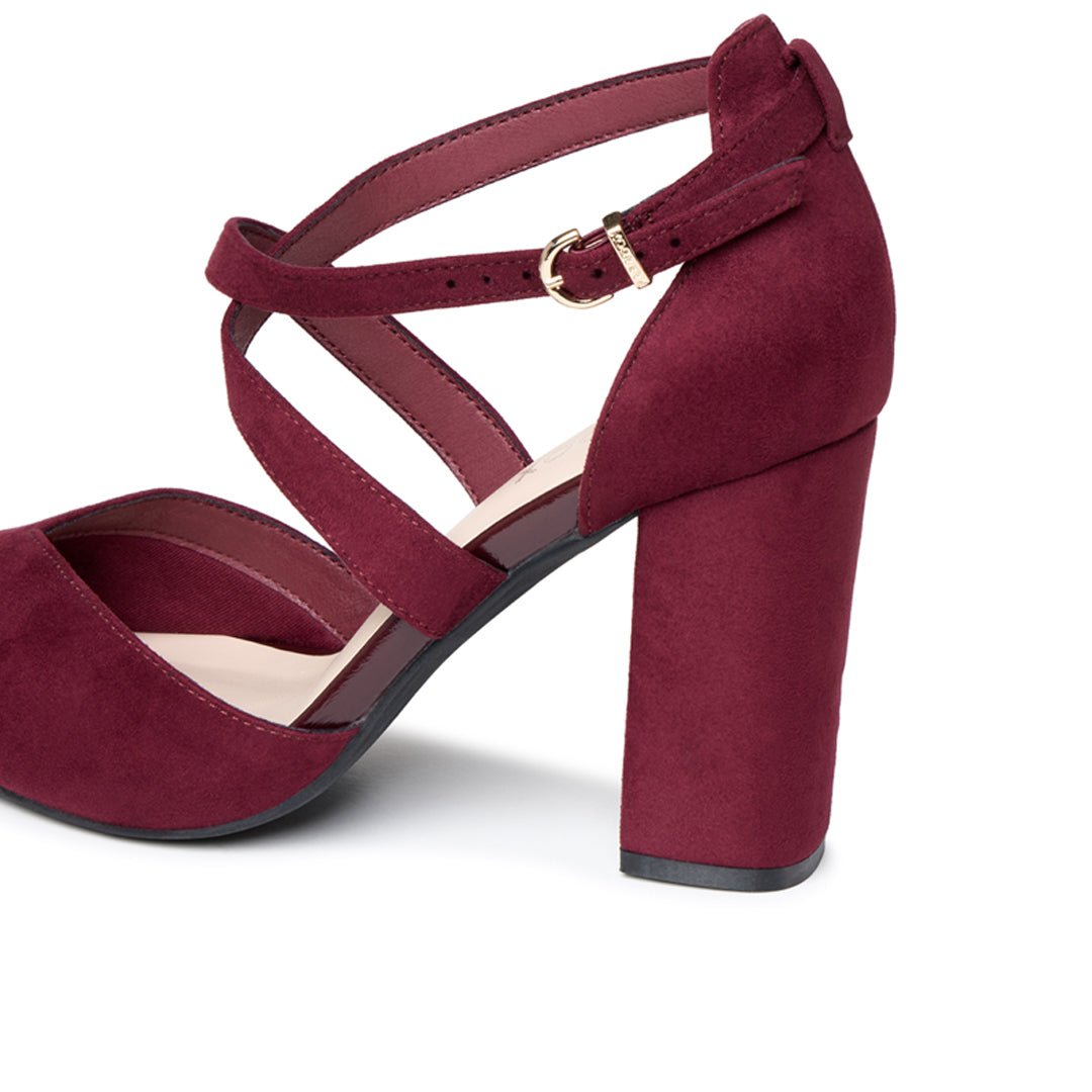 Gwendolyn Wide Fit Court Shoe